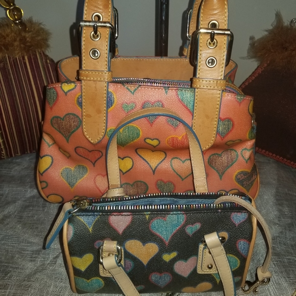 Dooney n Bourke - Picture 1 of 7